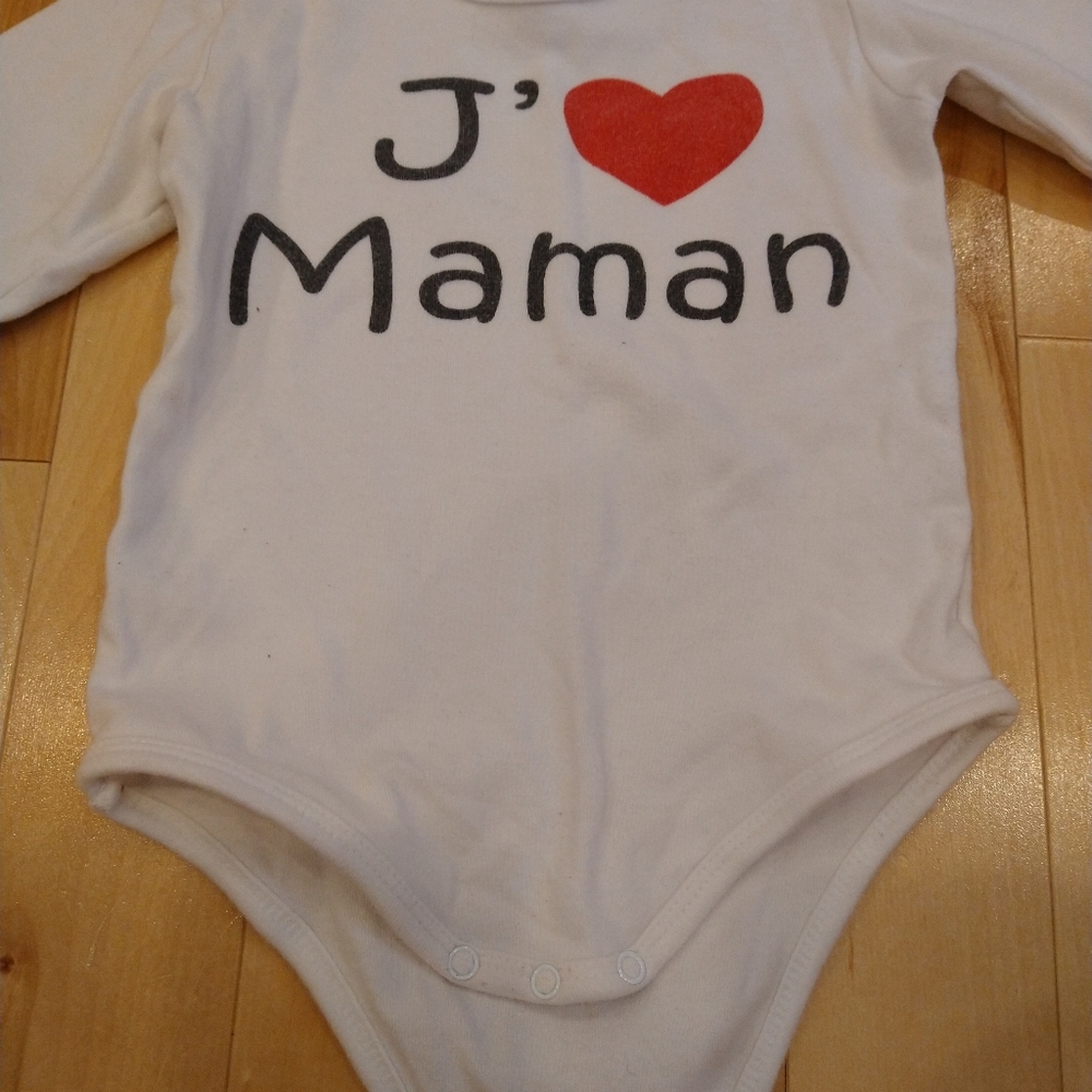4/20$ 18m Babies R us J aime Maman onesie